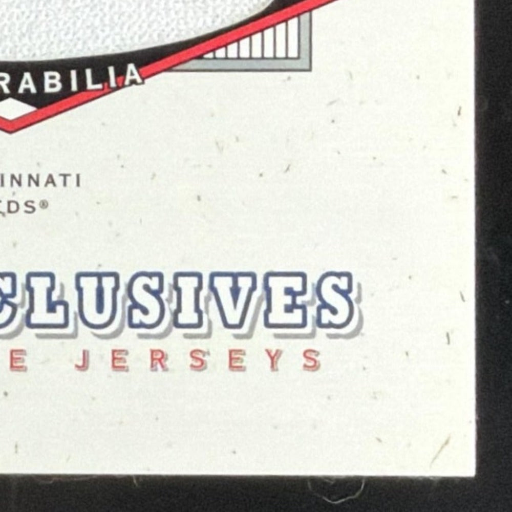 2001 SP Authentic UD Exclusives Ken Griffey Jr. Jersey /243 card - front bottom right corner close-up