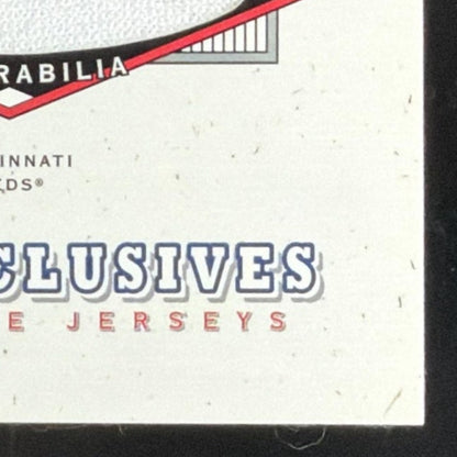 2001 SP Authentic UD Exclusives Ken Griffey Jr. Jersey /243 card - front bottom right corner close-up