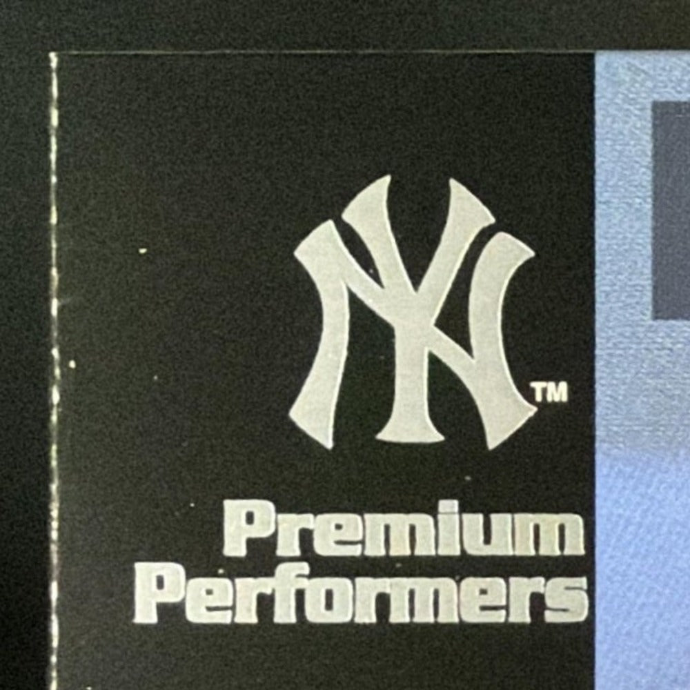 2001 Fleer Premium Performers Game Base Derek Jeter Base /150 card - front top left corner close-up