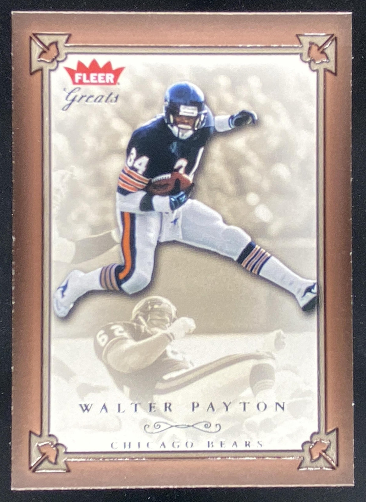 2004 Fleer Greats of the Game Walter Payton #9 trading card